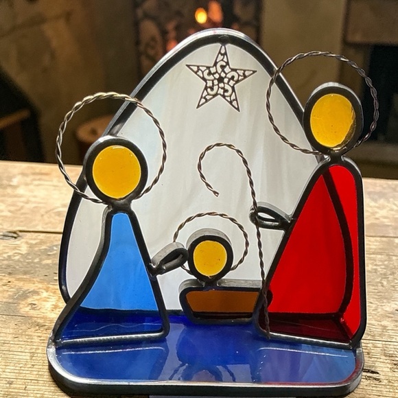 Handcrafted Stained Glass Nativity Scene Suncatcher Christmas Mary Jesus - Picture 3 of 4